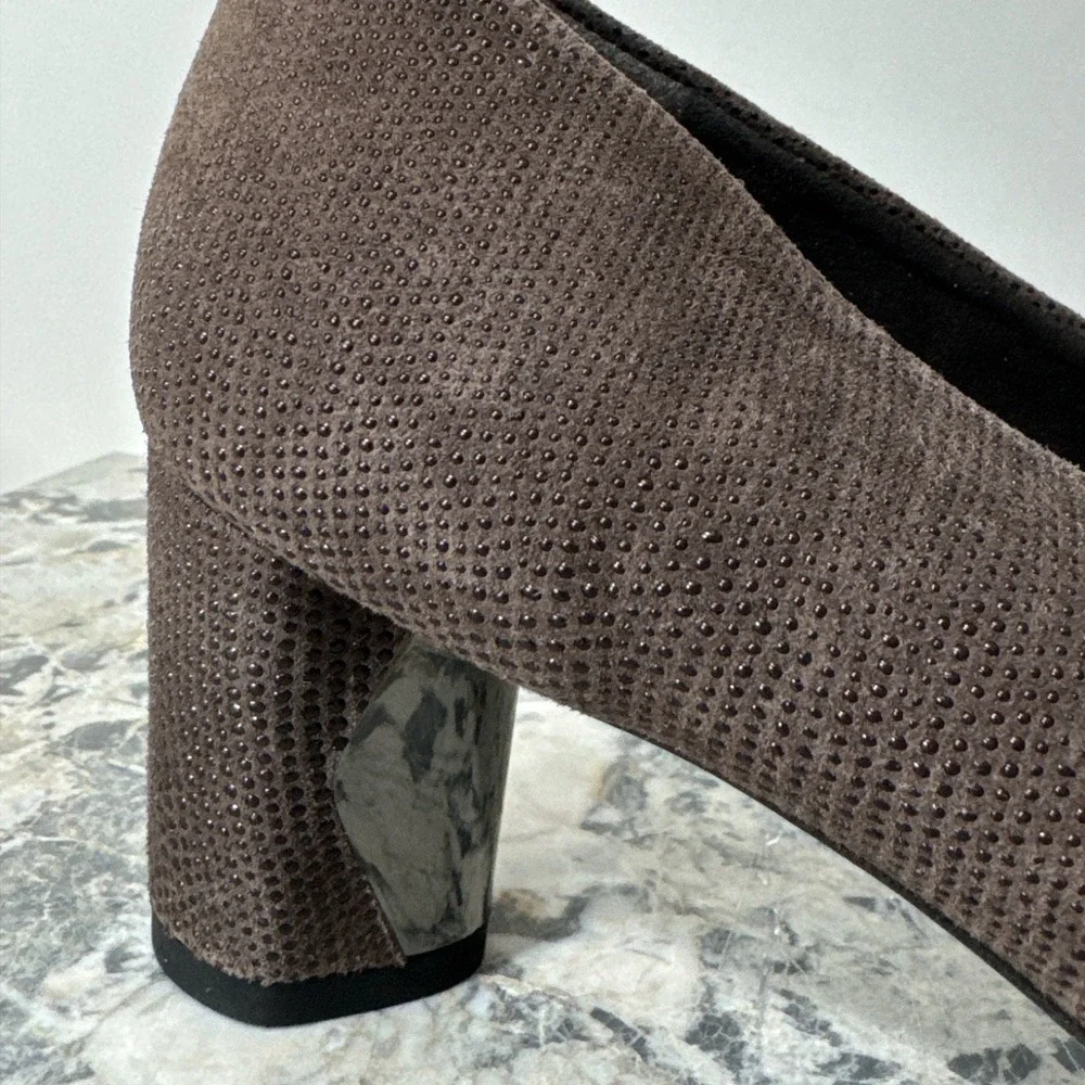 Stuart Weitzman includes original